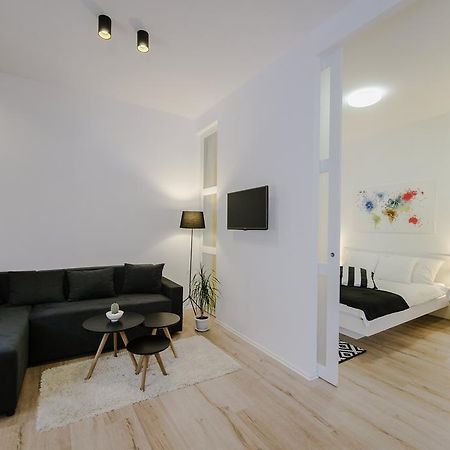 Apartment British Square With Parking زغرب الغرفة الصورة
